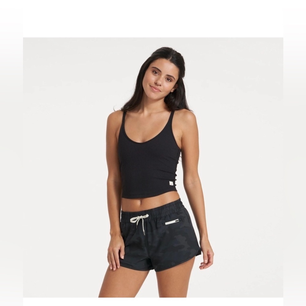 Vuori Black Ribbed Crop Tank Top
